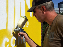 Wandgestaltung BVB Dortmund, @ work Wandmalerei, Wandbemalung, Wandgemälde, Wandbild, Fassadenmalerei, Fassaden, Bilder, Fassaden, Gestaltung, Street Art, Graffiti, BVB, Trickot 2012, Borussia, PUMA, smart art, Airbrusher Martin Dippel, Dortmund